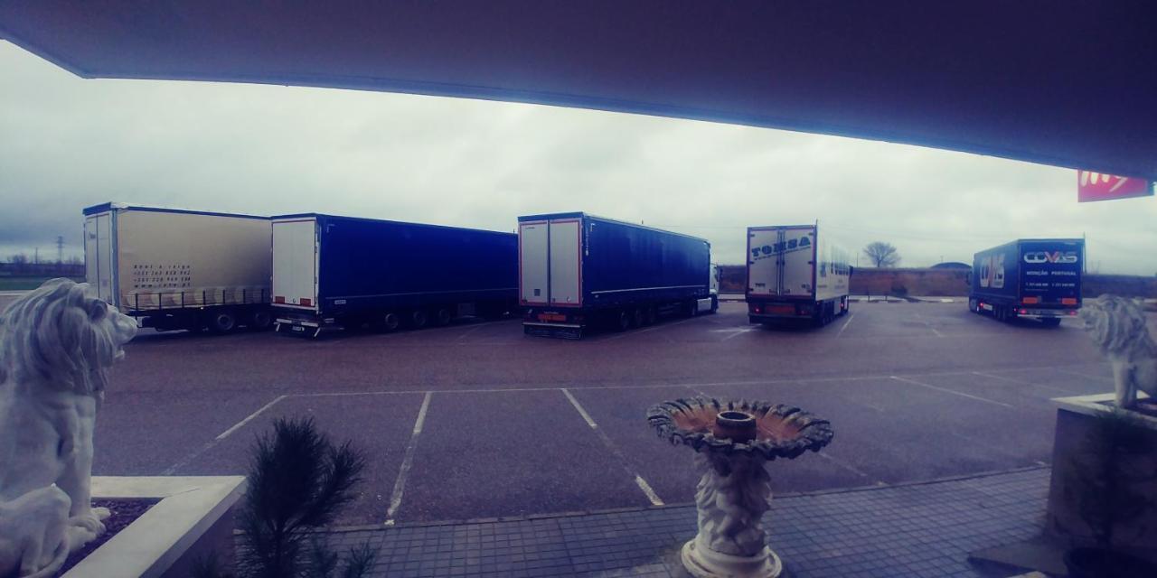 Hotel Ria De Vigo "Tierra De Campos" Becilla de Valderaduey Buitenkant foto